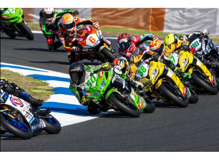 Kawasaki remporte le titre final des constructeurs WorldSSP300