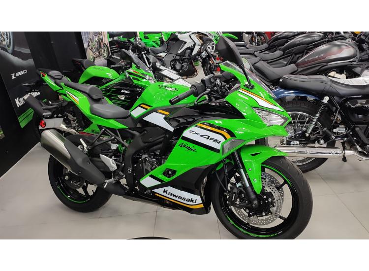 KAWASAKI ZXR-4