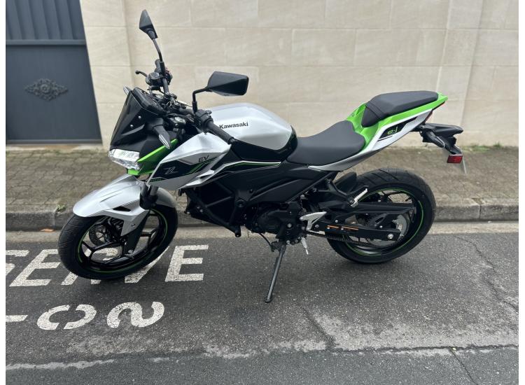 KAWASAKI Ze-1