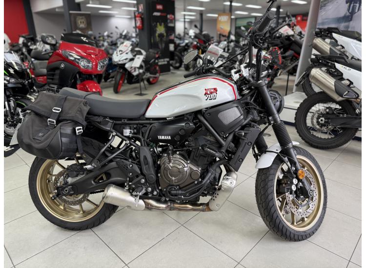 YAMAHA XSR 700 XTRIBUTE