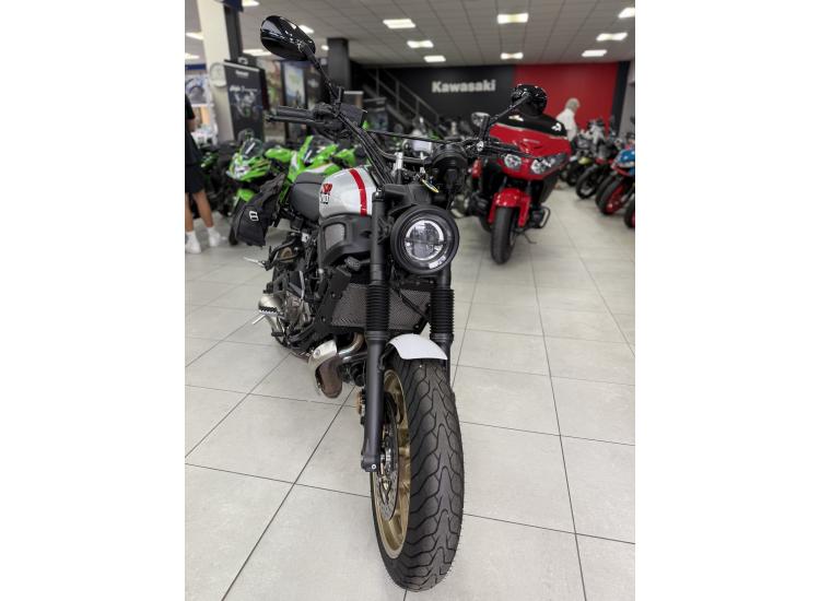 YAMAHA XSR 700 XTRIBUTE