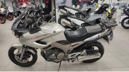 YAMAHA TDM 900