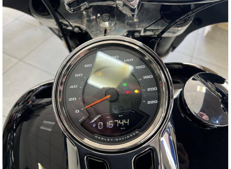 HARLEY-DAVIDSON SOFTAIL SPORT GLIDE 1745