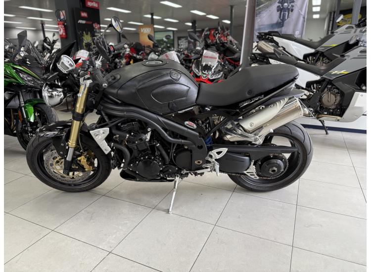 TRIUMPH SPEED TRIPLE 1050