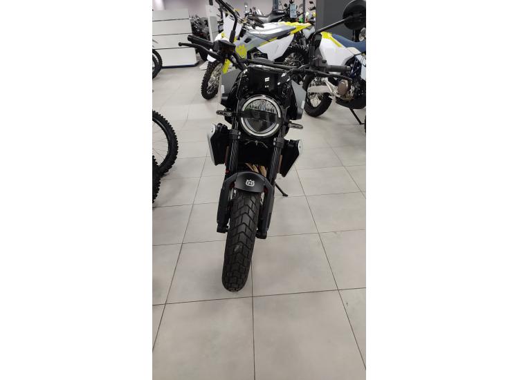 HUSQVARNA SVARTPILEN 801