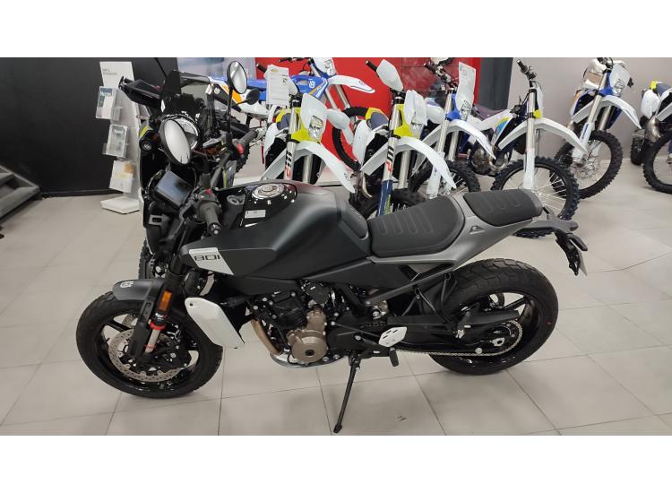 HUSQVARNA SVARTPILEN 801