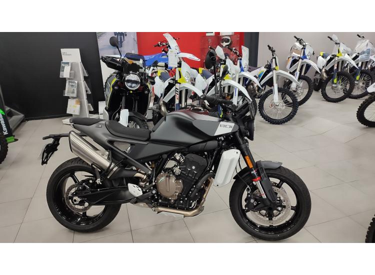 HUSQVARNA SVARTPILEN 801