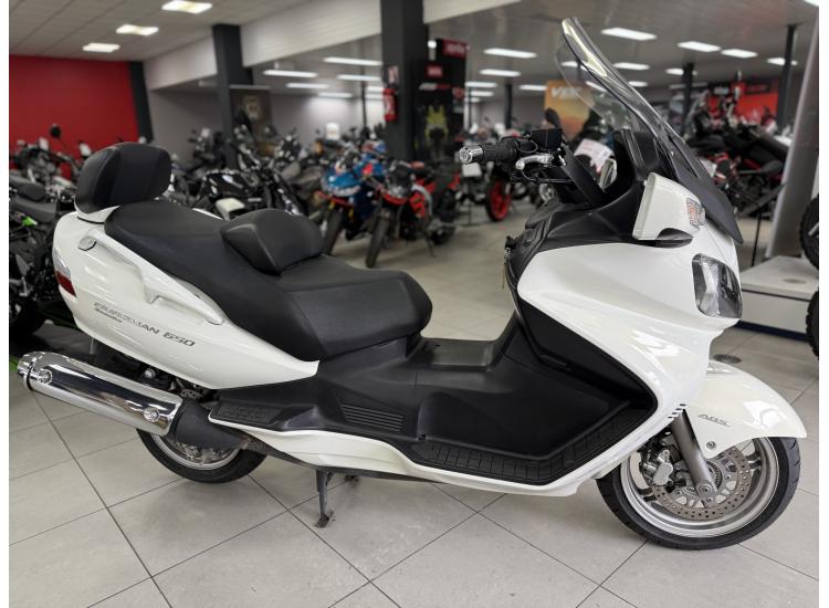 SUZUKI BURGMAN 650 EXECUTIVE 