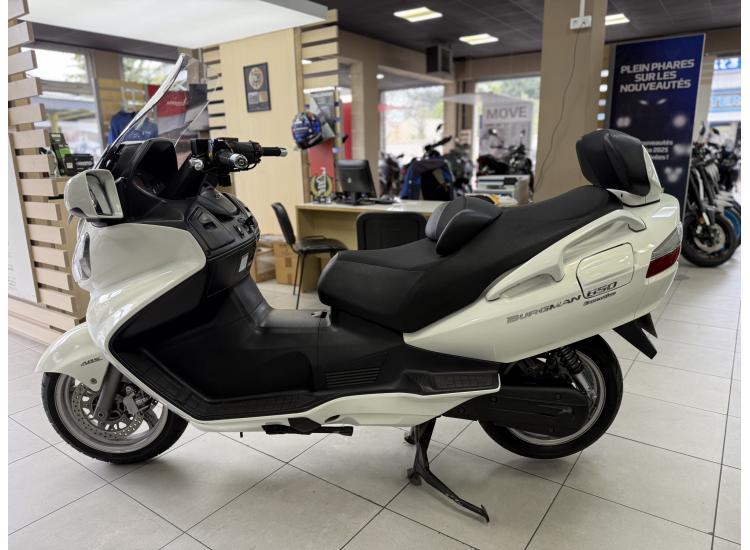 SUZUKI BURGMAN 650 EXECUTIVE 
