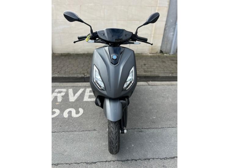 PIAGGIO 1 ACTIVE