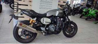 YAMAHA XJR 1300 RACER