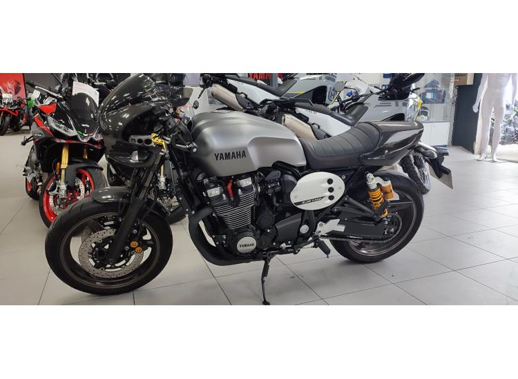 YAMAHA XJR 1300 RACER