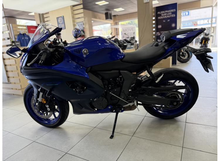 YAMAHA YZF-R7