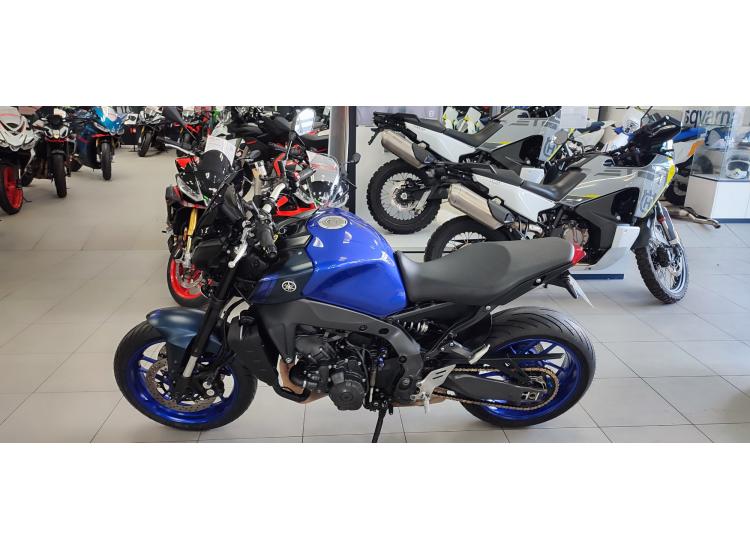 YAMAHA MT-09 