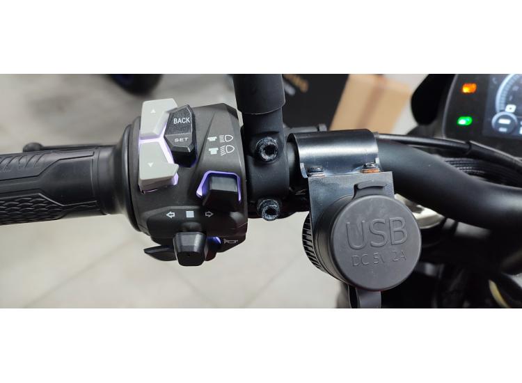 MOTO MORINI SEIEMMEZZO STR 650 A2 