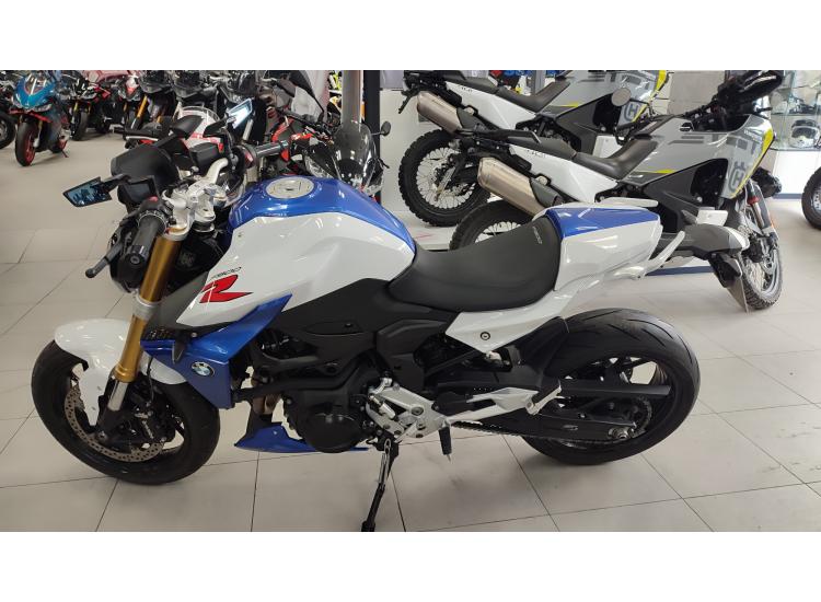 BMW F 900 R  35kw  A2