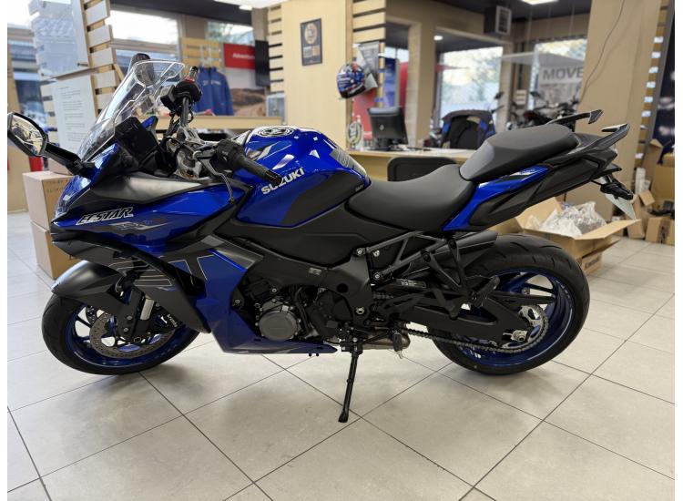 SUZUKI GSX-S 1000 GT AKRAPOVIC