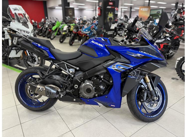 SUZUKI GSX-S 1000 GT AKRAPOVIC