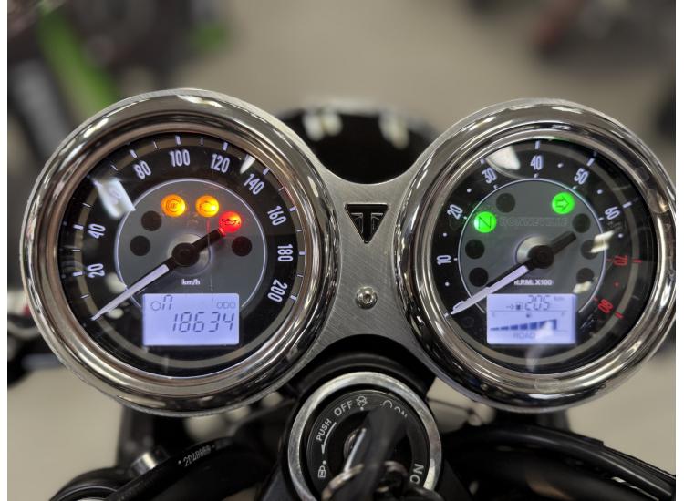 TRIUMPH BONNEVILLE T120 1200