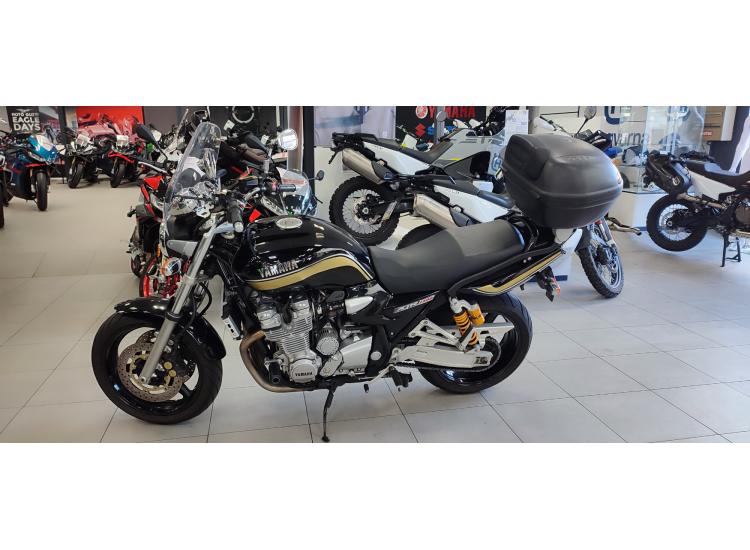 YAMAHA XJR 1300