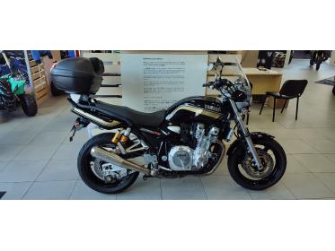 YAMAHA XJR 1300
