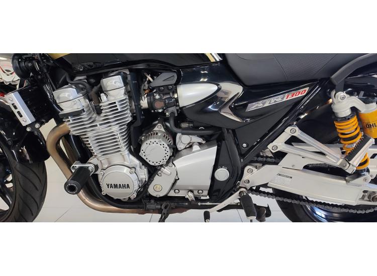 YAMAHA XJR 1300